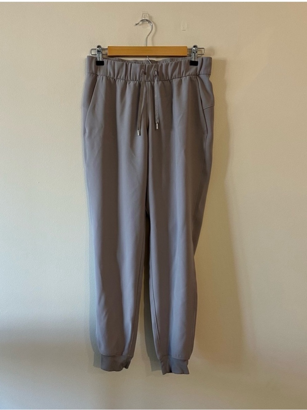 Lululemon On The Fly Joggers - size 4